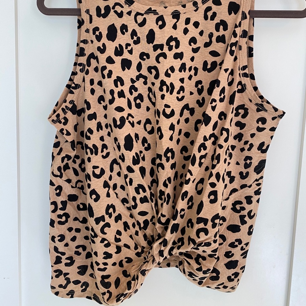 Leopard Tank